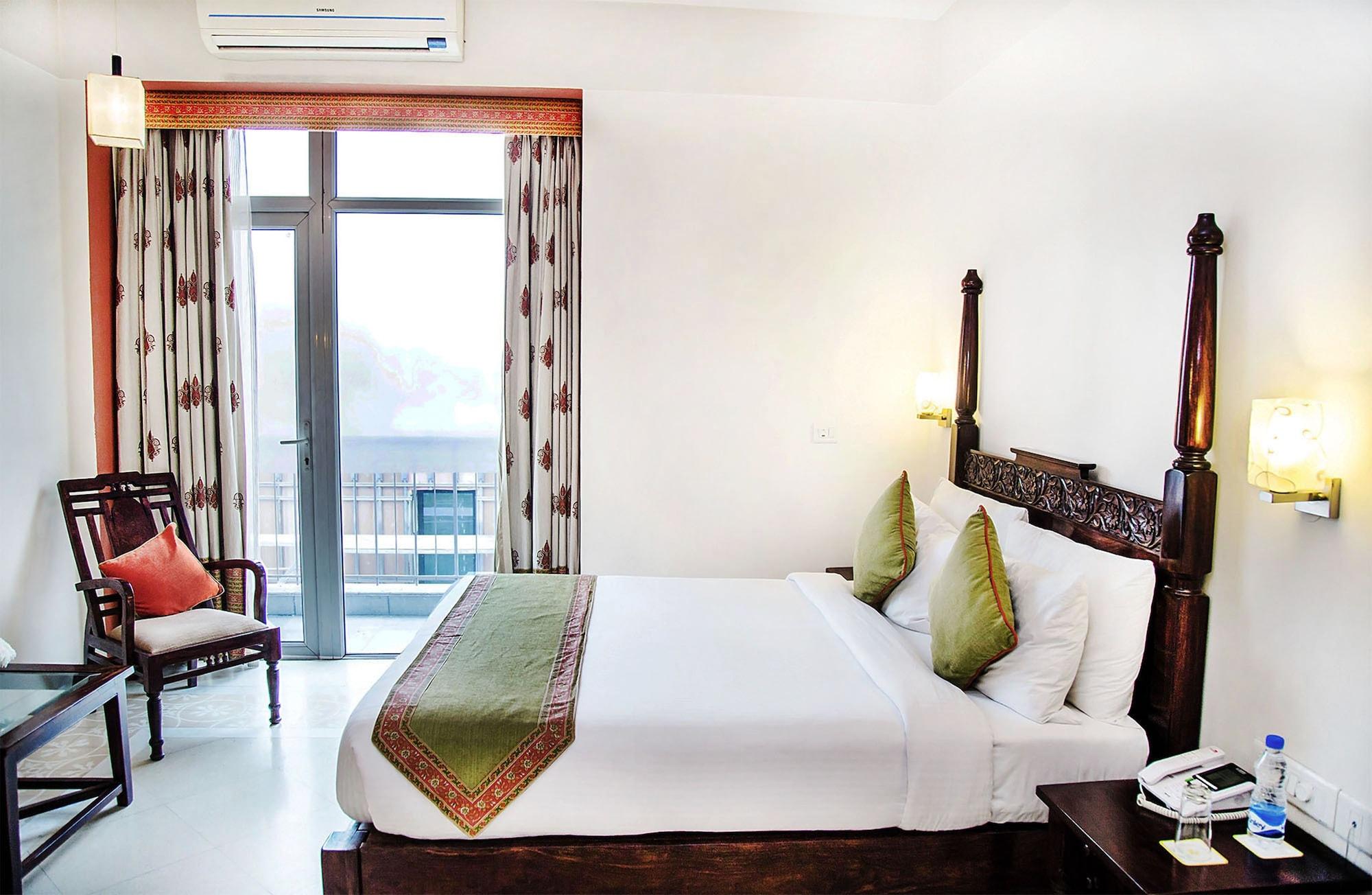 Mantra Amaltas Hotel New Delhi Ngoại thất bức ảnh