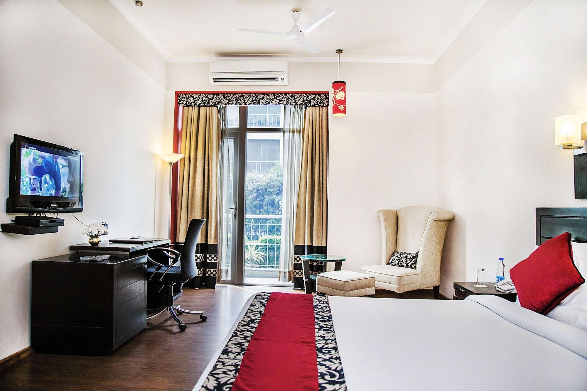 Mantra Amaltas Hotel New Delhi Ngoại thất bức ảnh