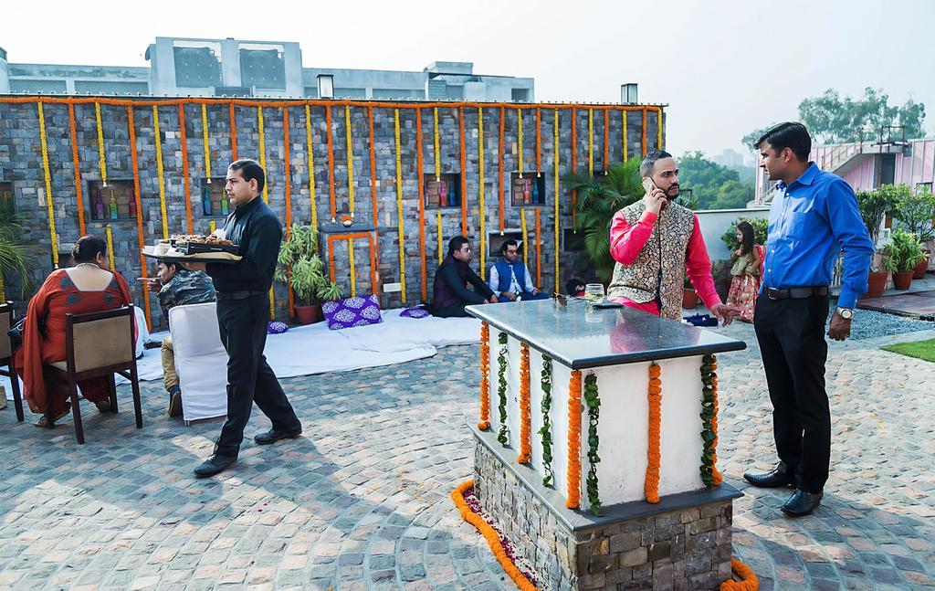 Mantra Amaltas Hotel New Delhi Ngoại thất bức ảnh