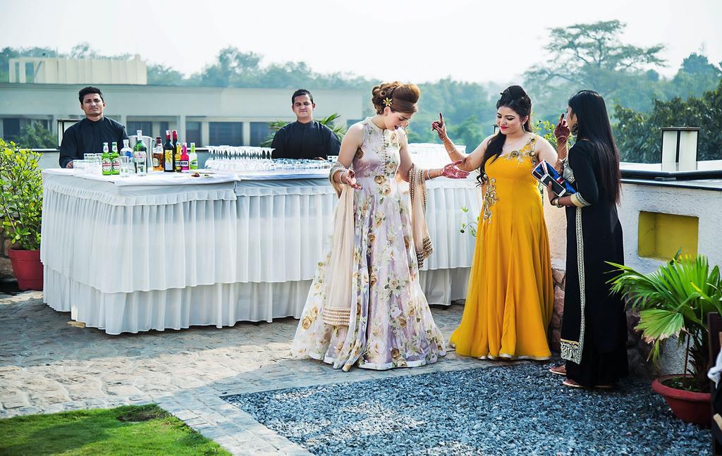 Mantra Amaltas Hotel New Delhi Ngoại thất bức ảnh