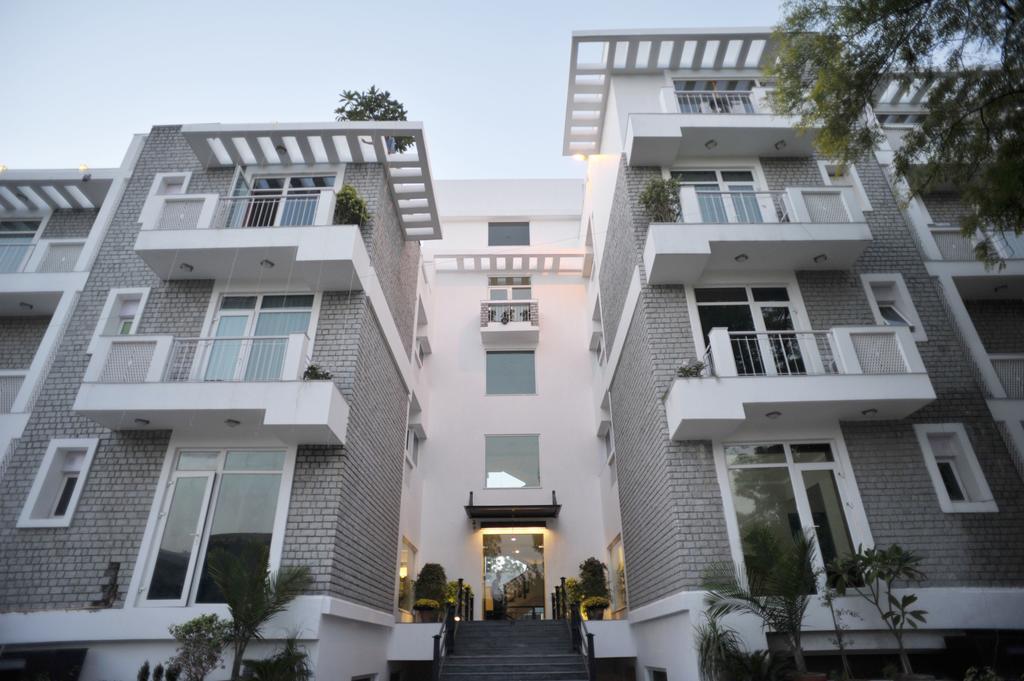 Mantra Amaltas Hotel New Delhi Ngoại thất bức ảnh