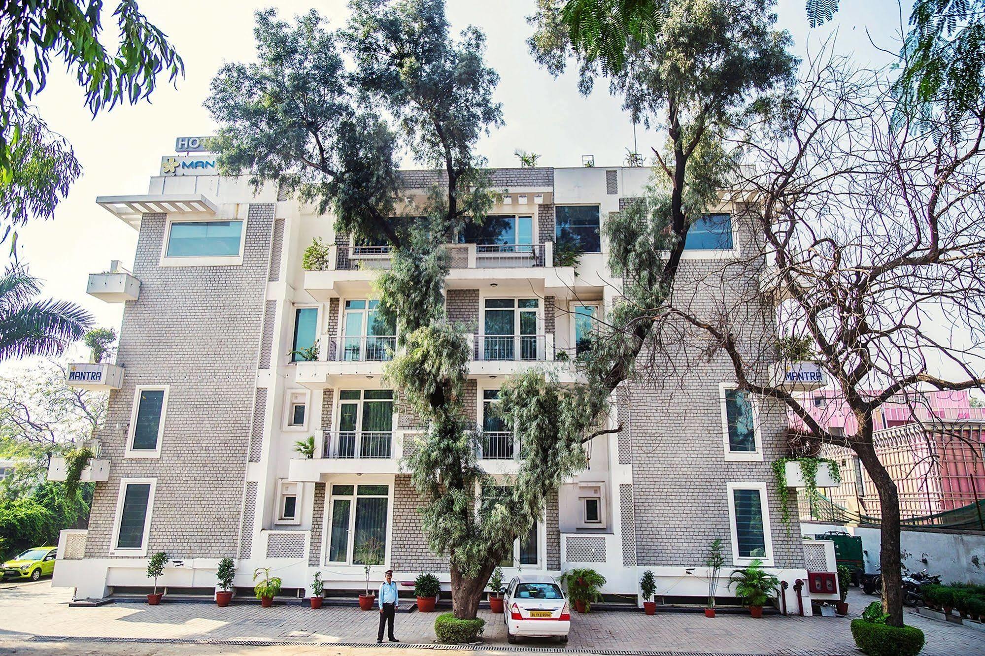 Mantra Amaltas Hotel New Delhi Ngoại thất bức ảnh