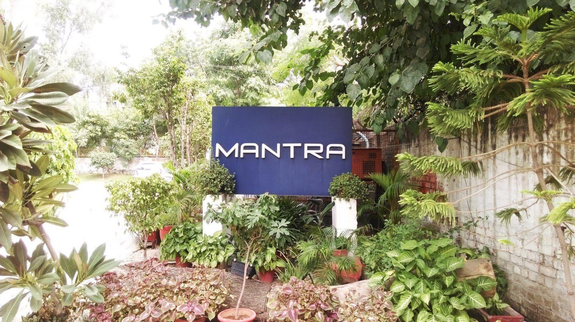 Mantra Amaltas Hotel New Delhi Ngoại thất bức ảnh