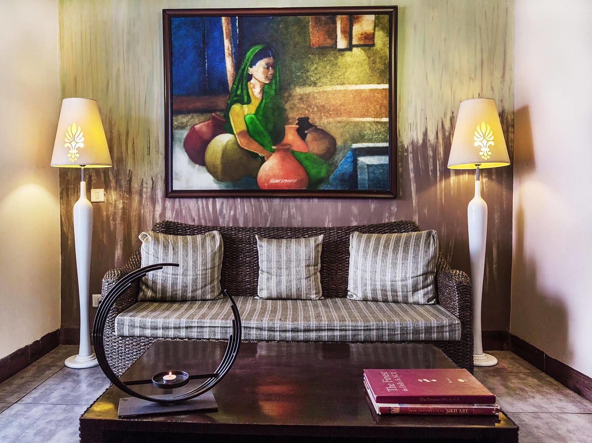 Mantra Amaltas Hotel New Delhi Ngoại thất bức ảnh