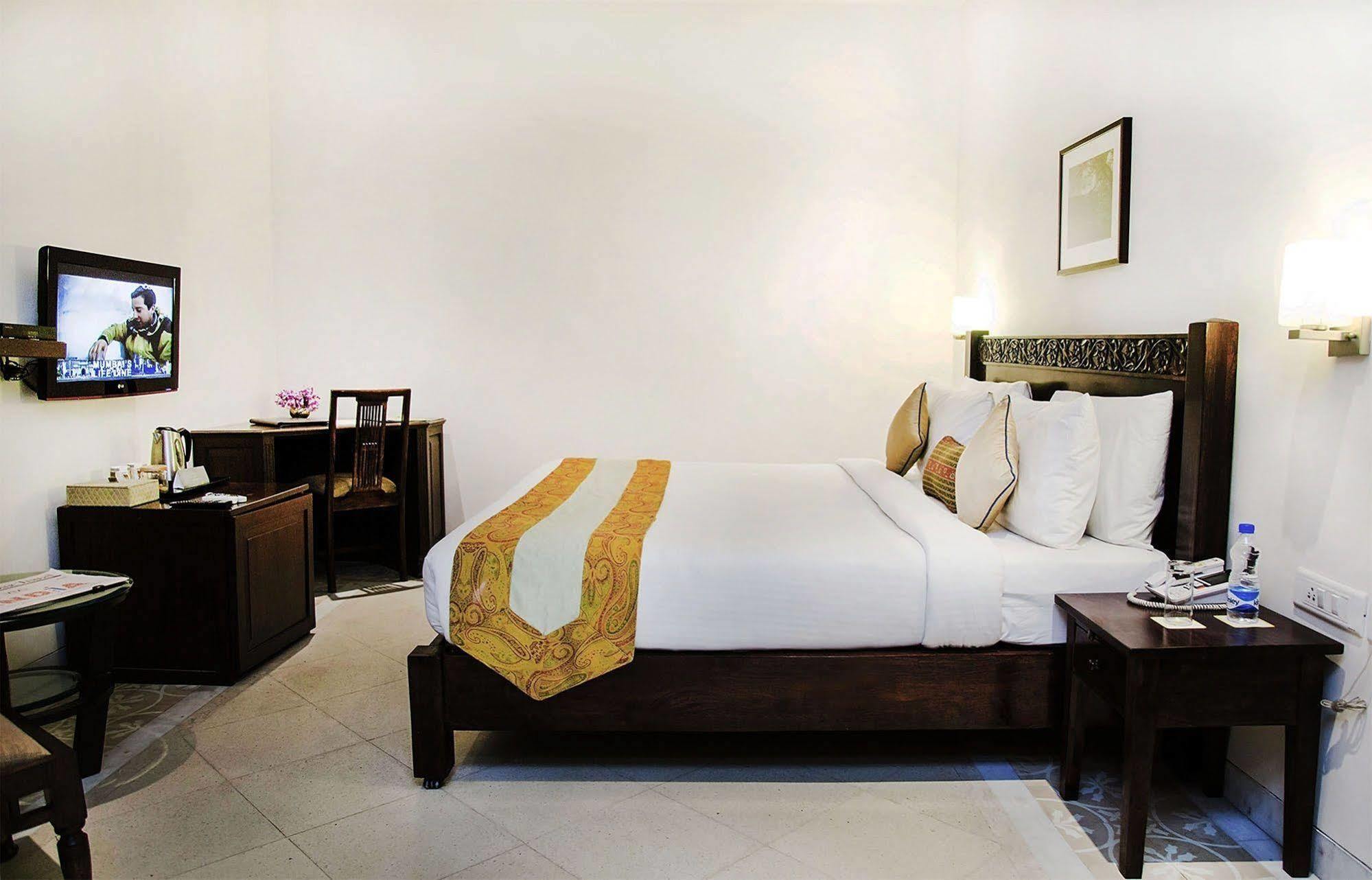 Mantra Amaltas Hotel New Delhi Ngoại thất bức ảnh